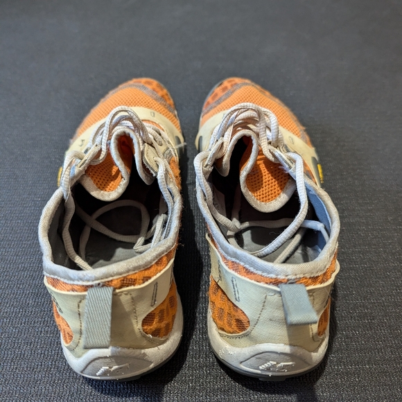 Women's New Balance Minimus Vibram Trail Shoes - Picture 3 of 6